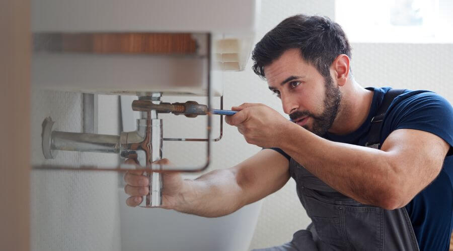 Hot water issue at sink in Amistad, NM